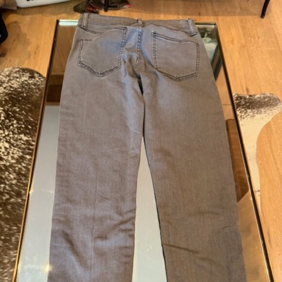 Pre-Loved Men's Grey Uniqlo Skinny Jeans - Size 28 or Small - Picture 6 of 8